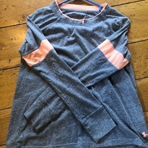 Under Armor long sleeve cotton blend size XS